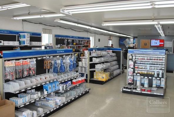 Two Building Industrial Complex with Value-Add Potential: 3220 Hanson St, Fort Myers, FL 33916